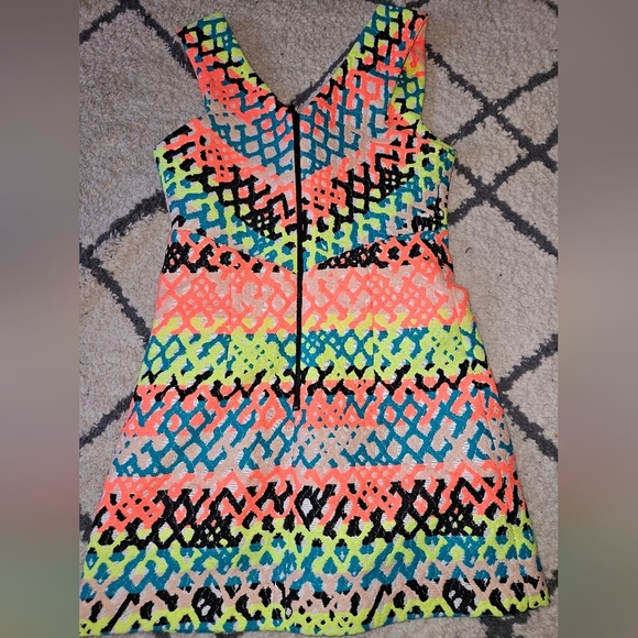 Milly bright colored v neck textured mini dress with contrasting zipper size 6 - Picture 3 of 7